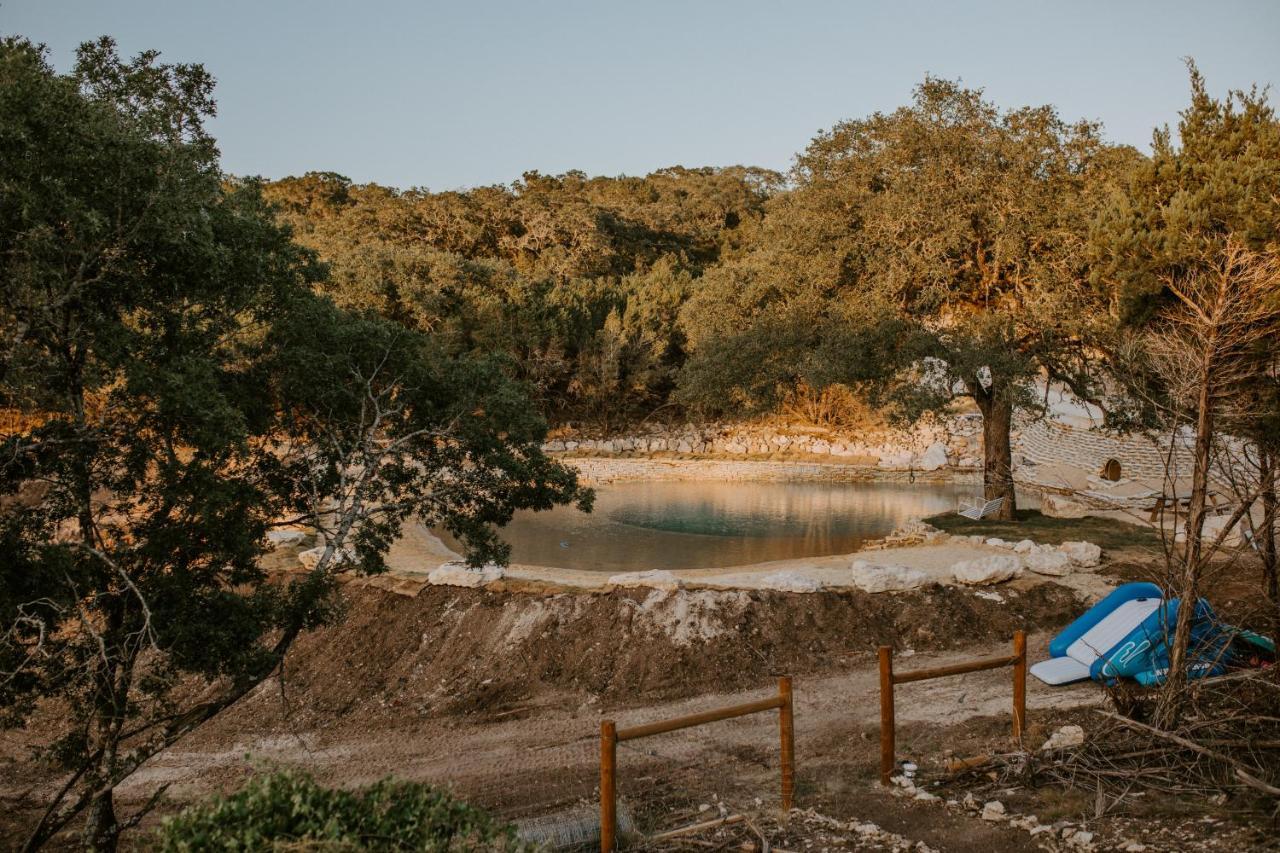 Hummingbird Haus - Hill Country Views On 20 Acres With Firepit Villa Spring Branch Bagian luar foto